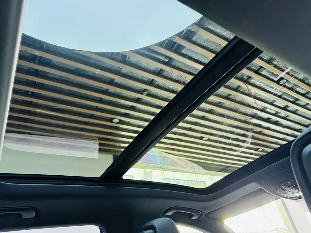 Audi A4L — миниатюра 12