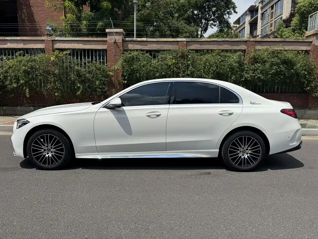 Mercedes-Benz C-Class — миниатюра 7