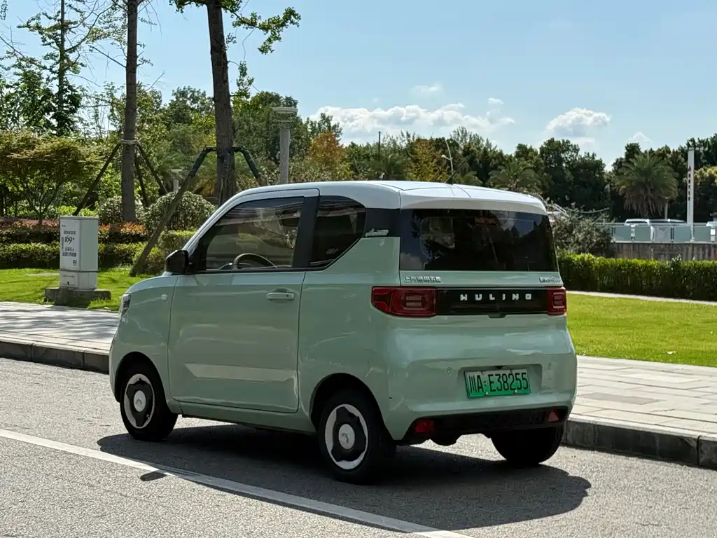 Wuling MINIEV — миниатюра 10