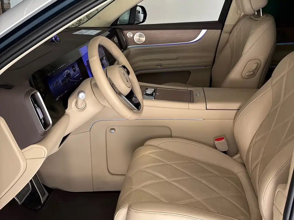 AITO ASK THE WORLD M9