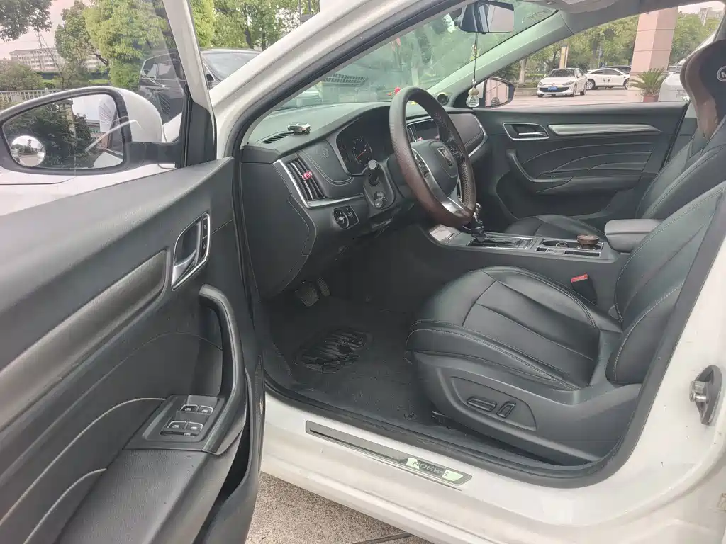 Roewe i6 Classic — миниатюра 7