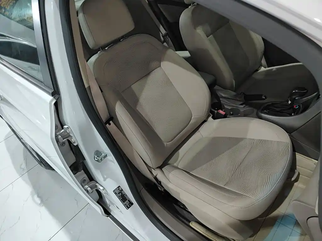 Buick Excelle — миниатюра 25
