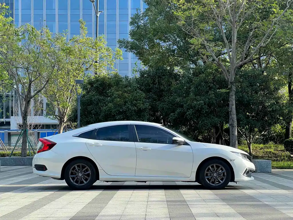 Honda Civic — миниатюра 4
