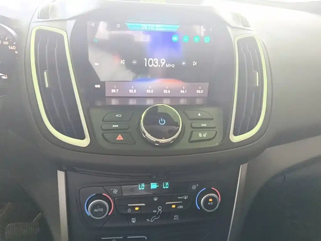Ford Kuga — миниатюра 20