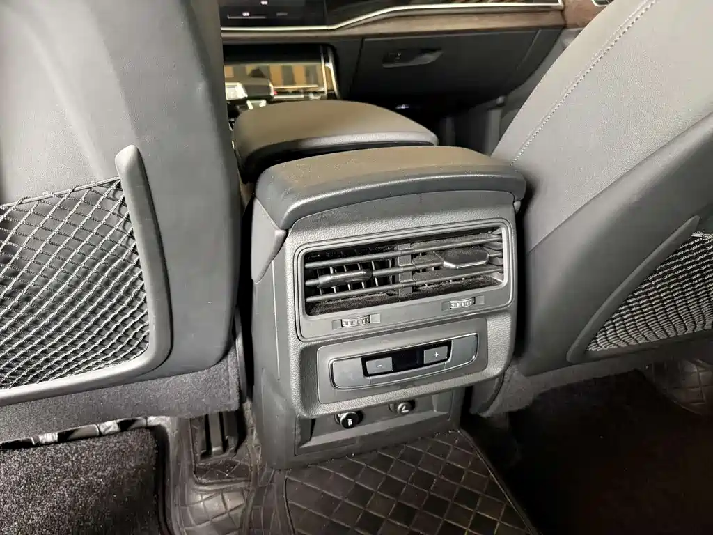 Audi Q7 2023 45 TFSI quattro S line Sport
