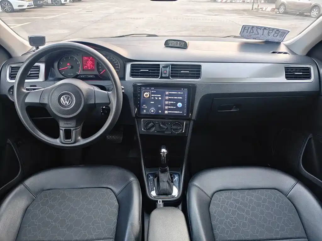 Volkswagen Santana — миниатюра 9