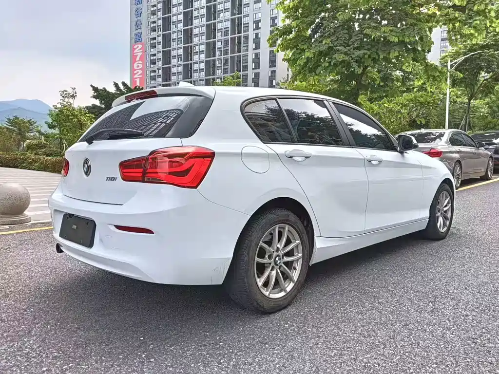 BMW 1 Series (Import) — миниатюра 6