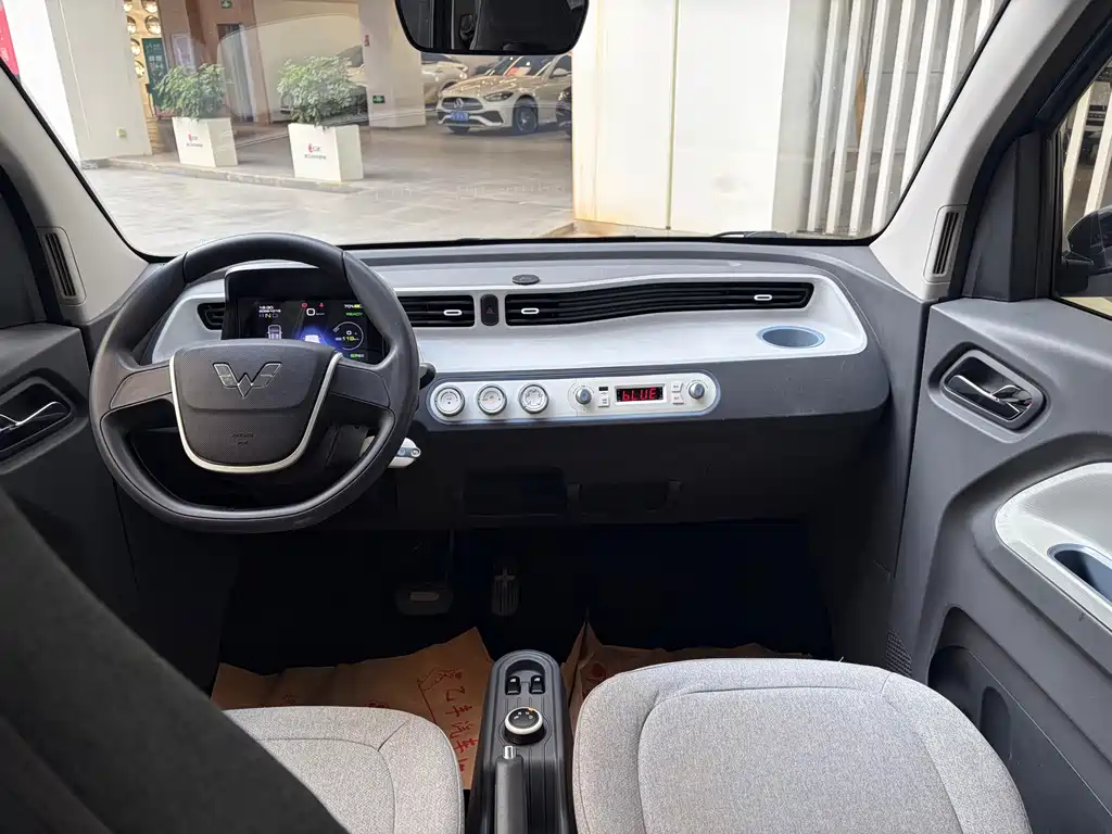 Wuling MINIEV — миниатюра 12