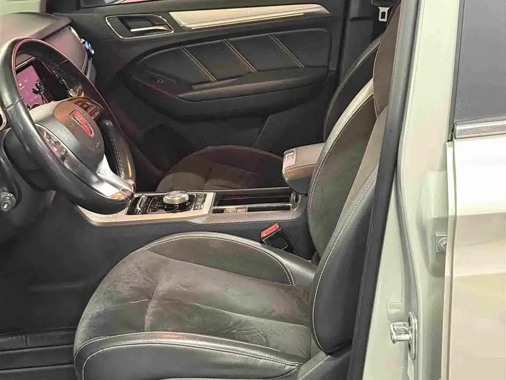 Roewe RX5 New Energy — миниатюра 13