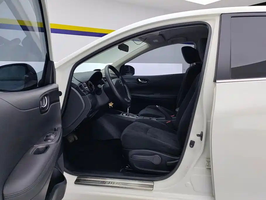 Nissan Tiida — миниатюра 9