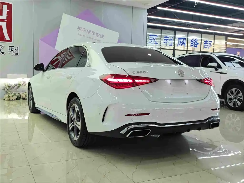 Mercedes-Benz C-Class — миниатюра 6