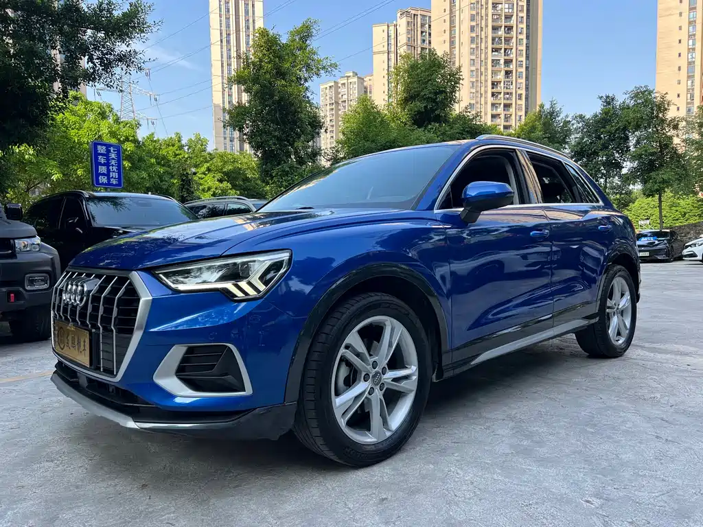 Купить Audi Q3