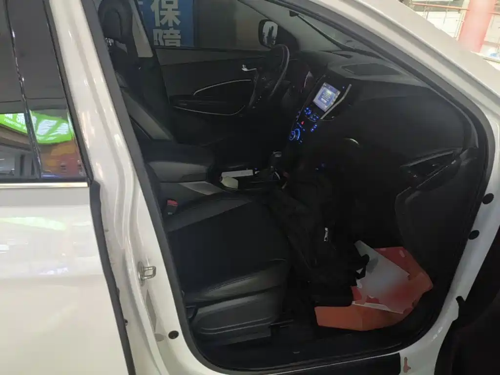 Hyundai Santa Fe — миниатюра 25