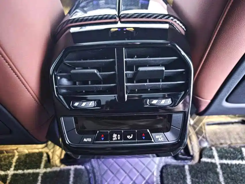 BMW iX — миниатюра 23