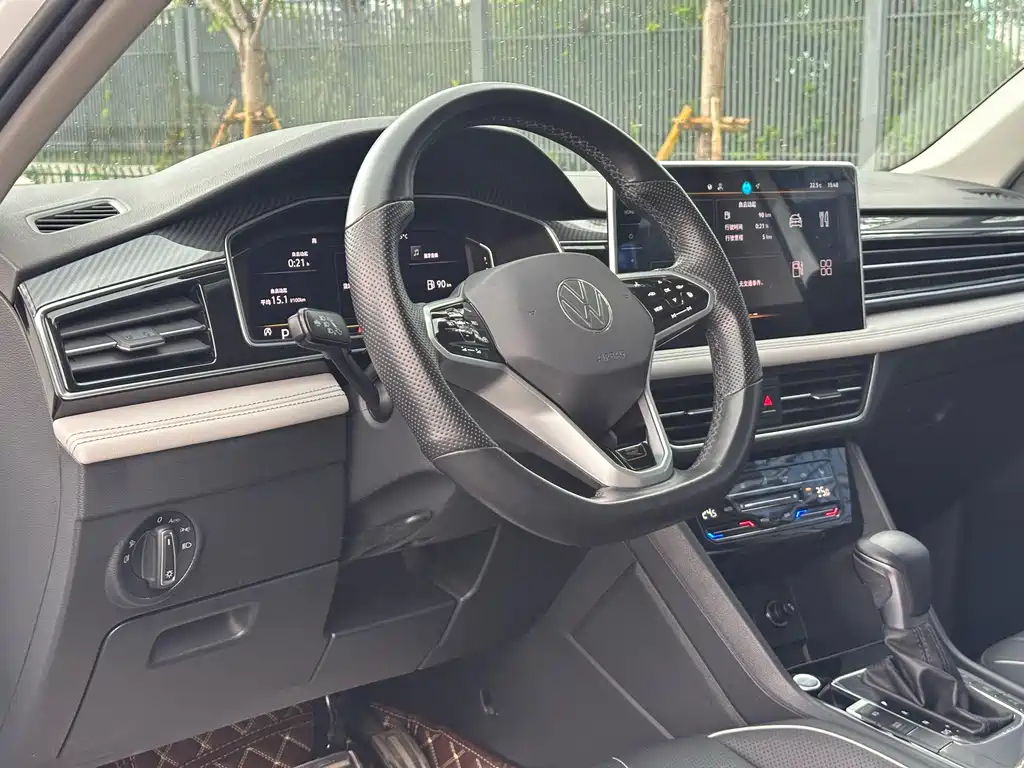 Volkswagen Tiguan L — миниатюра 6