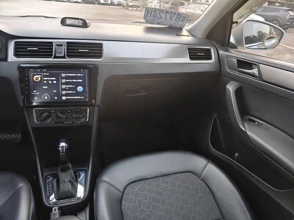 Volkswagen Santana — миниатюра 11