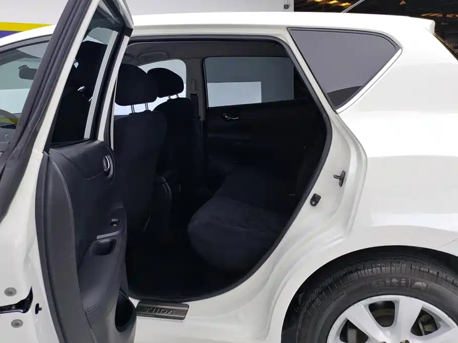 Nissan Tiida — миниатюра 11