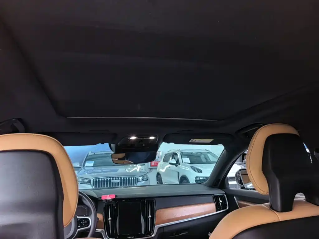 Volvo S90 — миниатюра 18