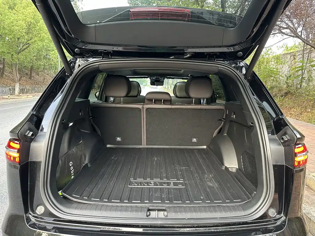 Geely Xingyue L — миниатюра 21