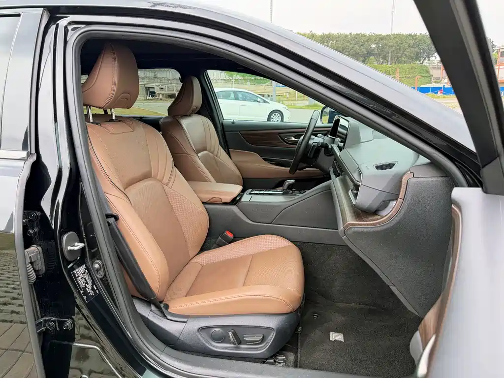 Toyota Crown (Import) — миниатюра 17