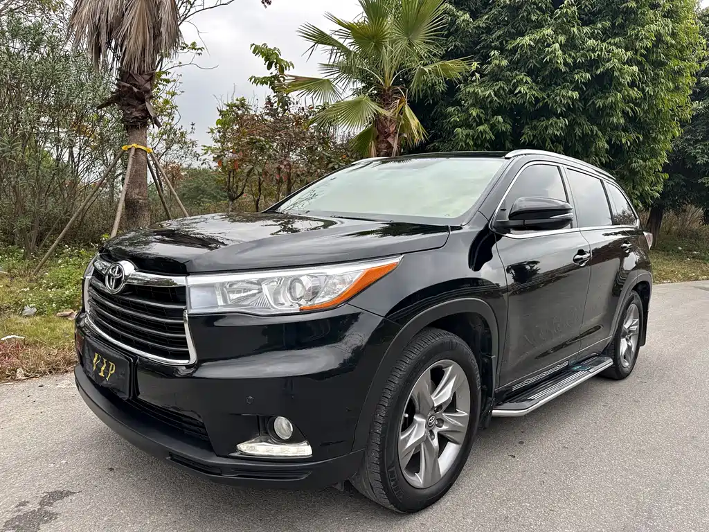 TOYOTA HIGHLANDER
