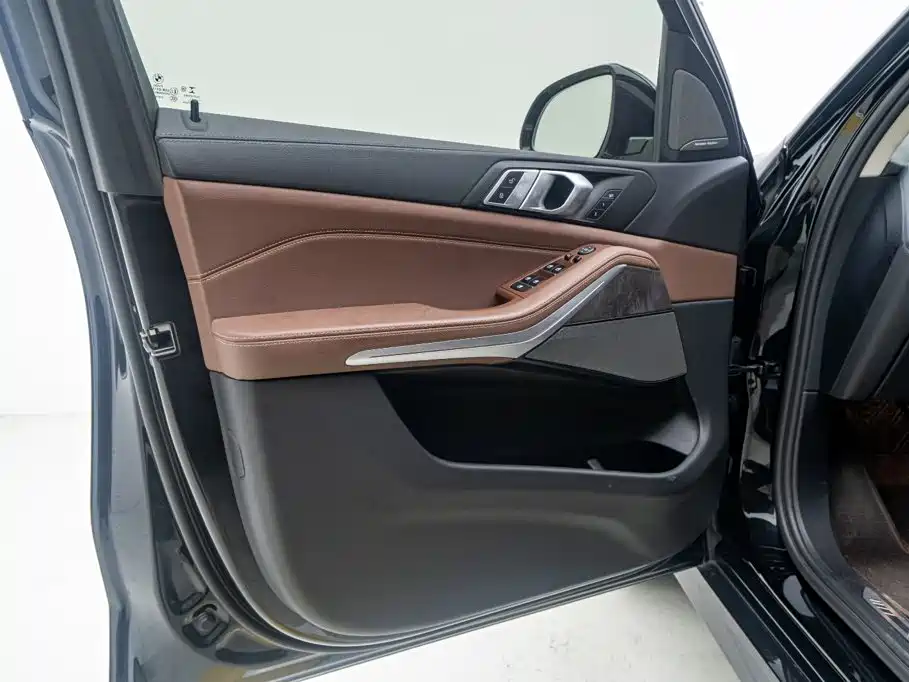 BMW X5 (Import) — миниатюра 16