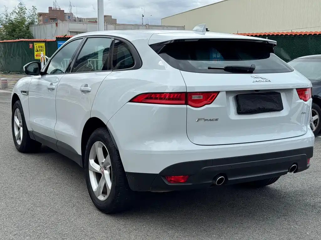 Jaguar F-PACE — миниатюра 7