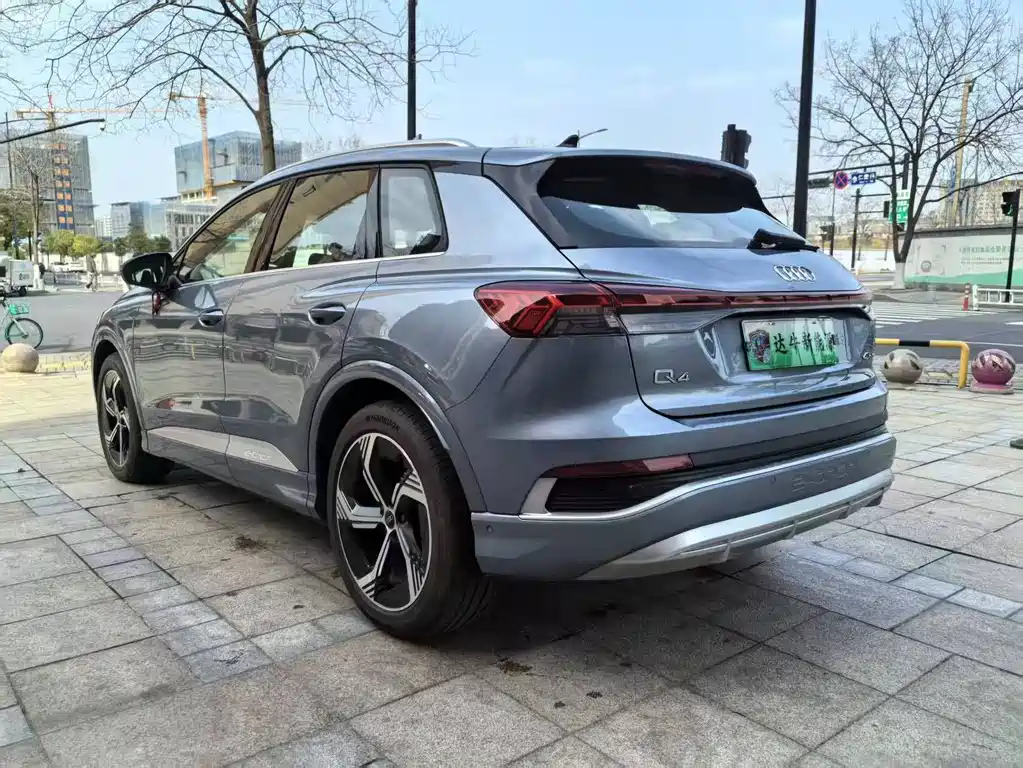 Audi Q4 e-tron — миниатюра 11