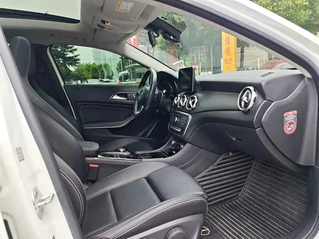 Mercedes-Benz GLA — миниатюра 16