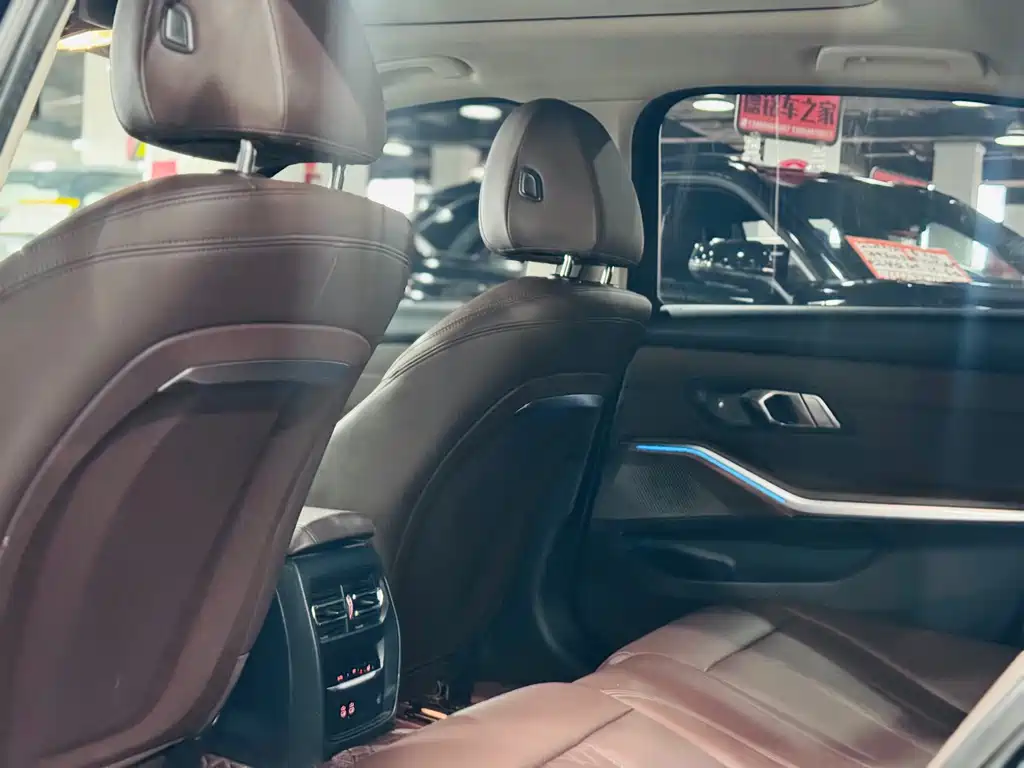 BMW i3 2022 eDrive 35 L