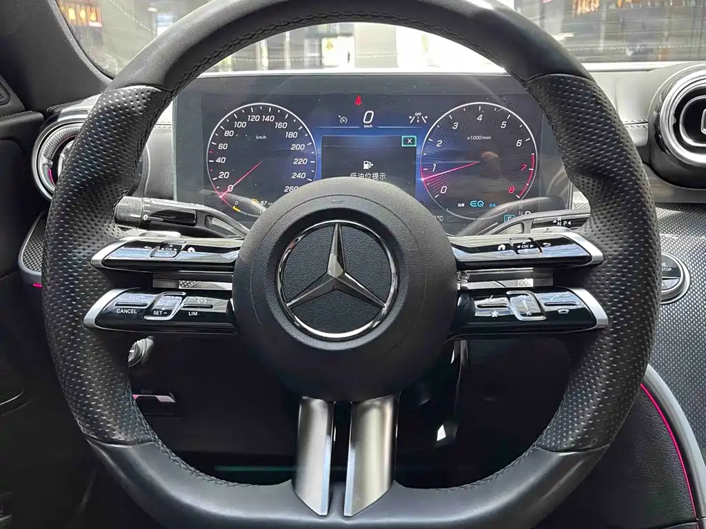 Mercedes-Benz C-Class — миниатюра 8