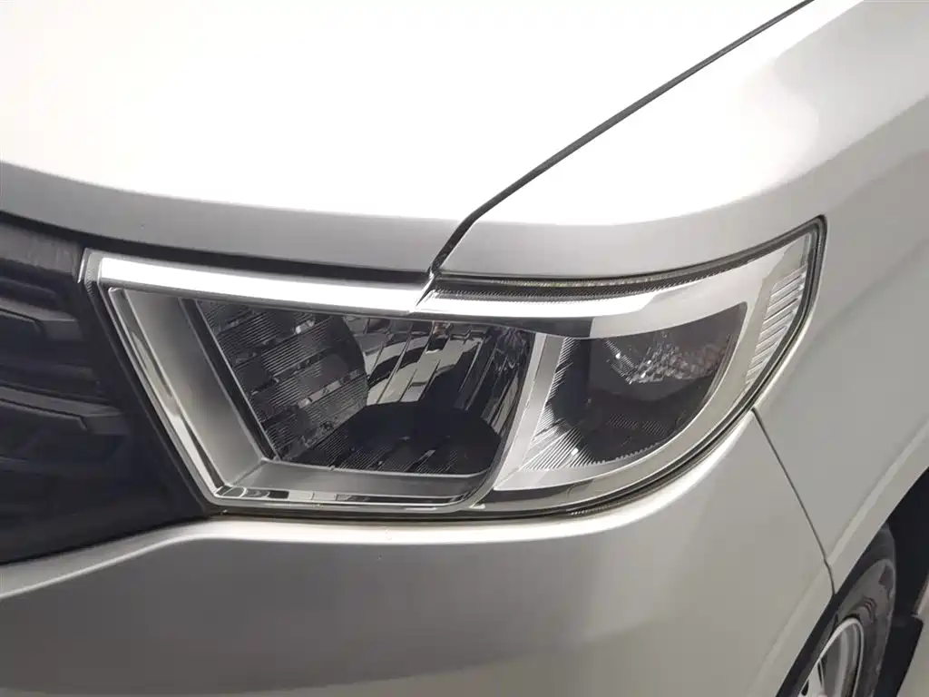 Wuling V 2021 1.5L LAR
