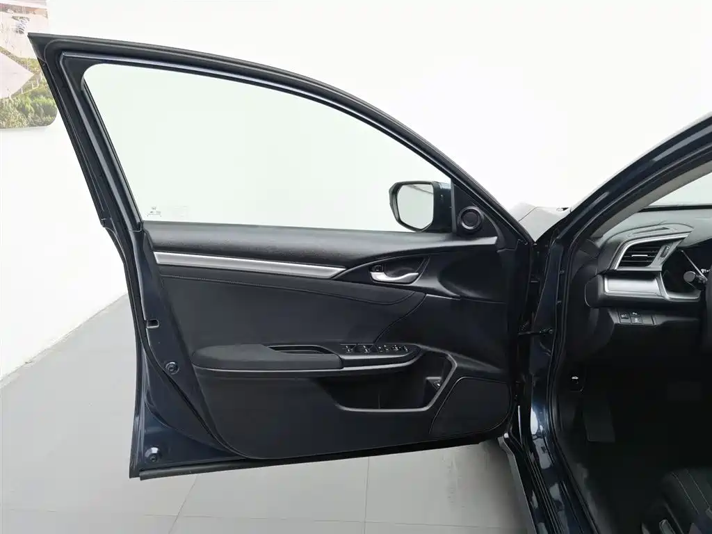 Honda Civic 2016 220TURBO CVT Luxury