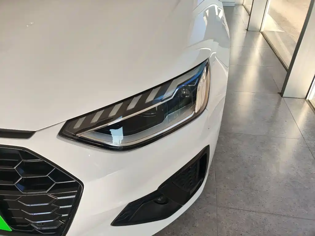 Audi A4L — миниатюра 24
