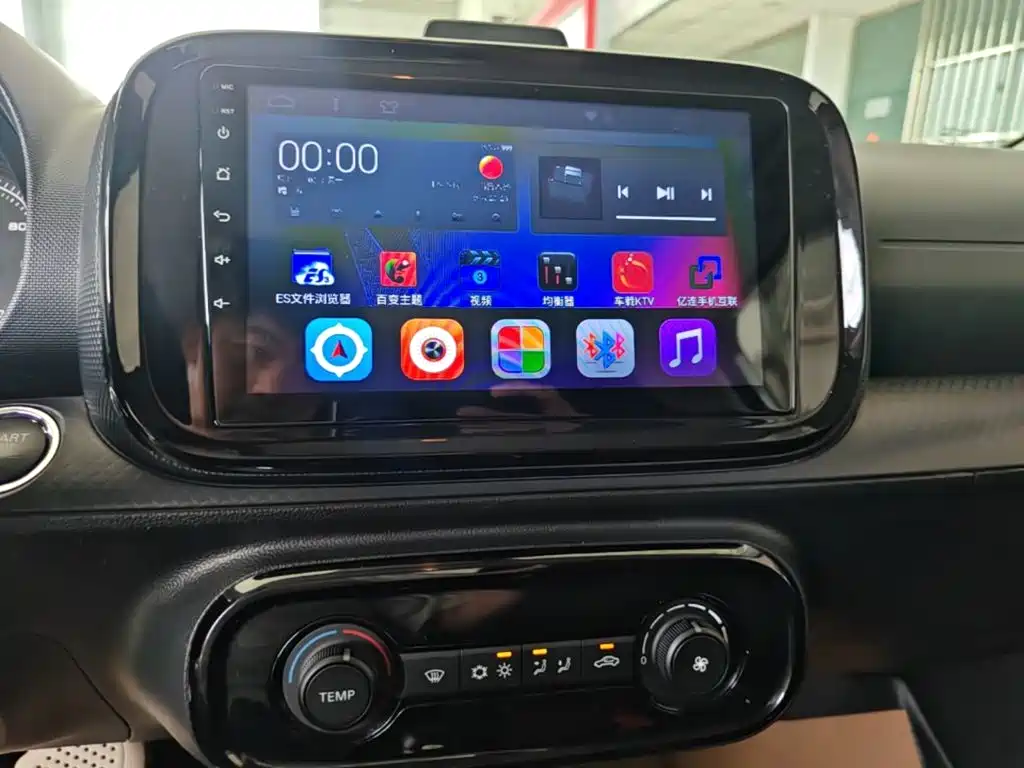 Roewe Clever — миниатюра 13