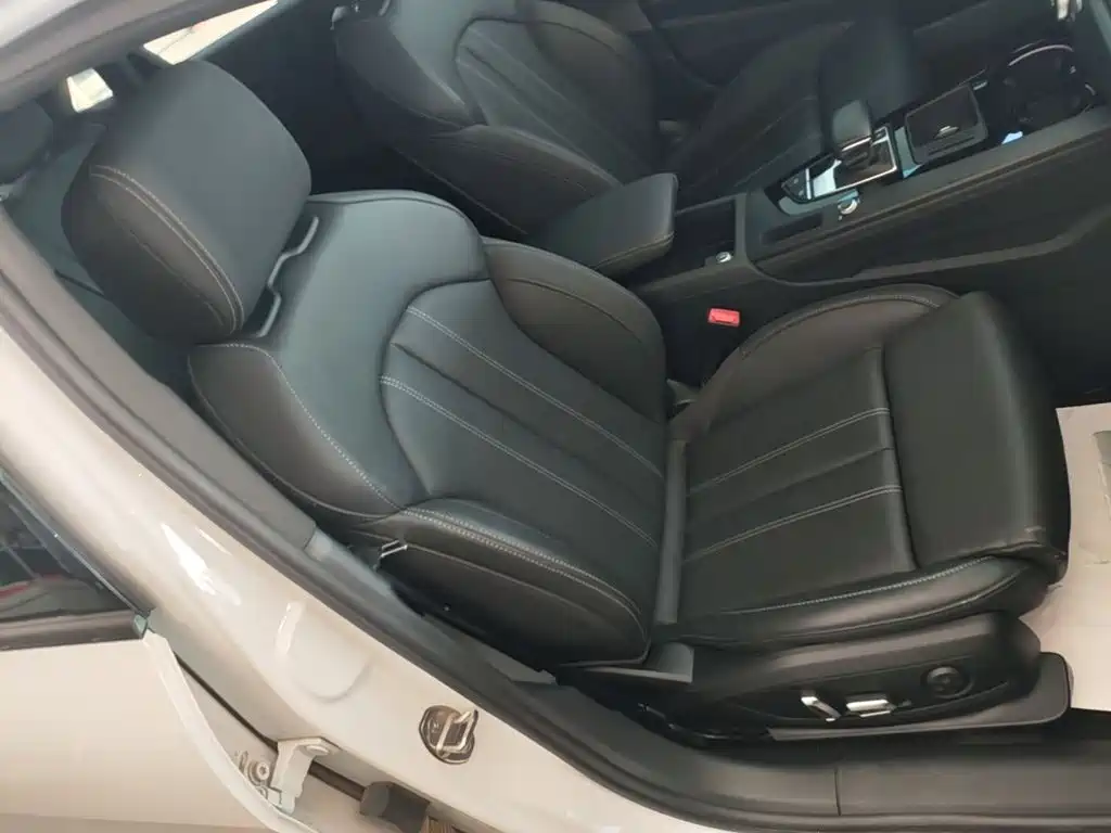 Audi A4L — миниатюра 25