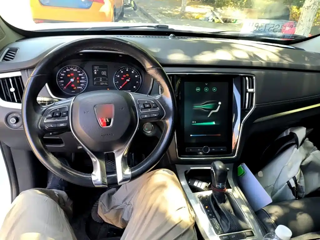 Roewe RX5 — миниатюра 10