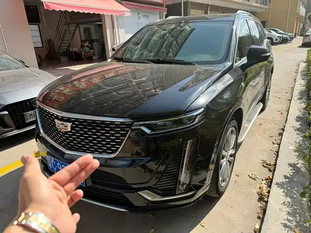 CADILLAC XT6