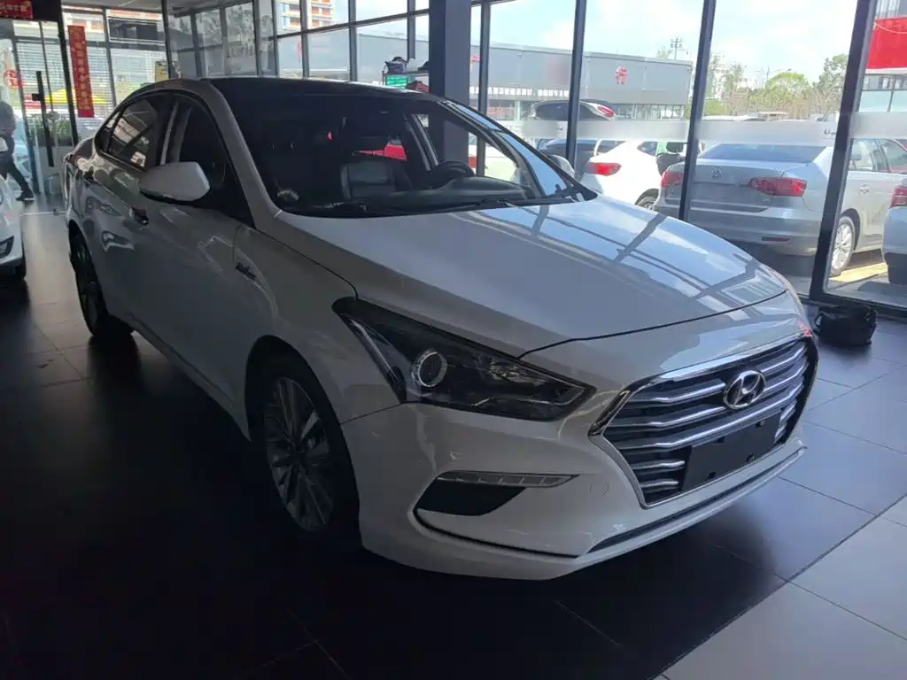 Hyundai Mistra — миниатюра 4