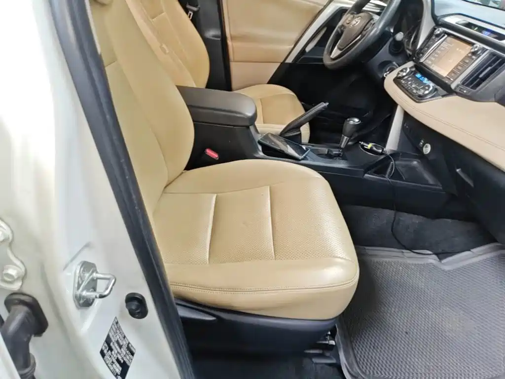 Toyota RAV4 — миниатюра 25