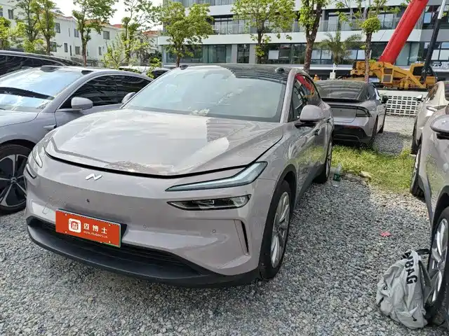 2025 Nio L60