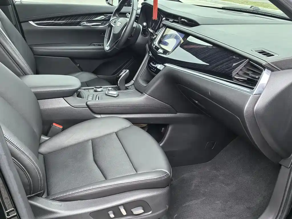 Cadillac XT6 — миниатюра 12