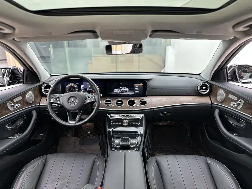 Mercedes-Benz E-Class — миниатюра 8