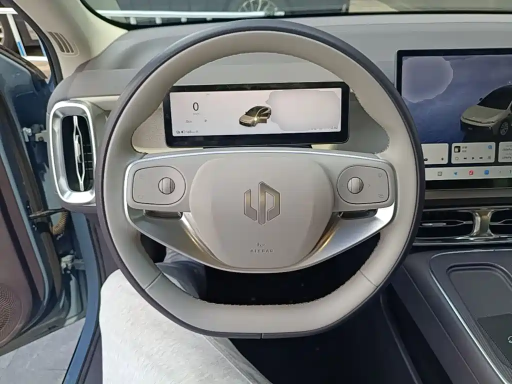 Leapmotor Leapmotor B01 — миниатюра 11