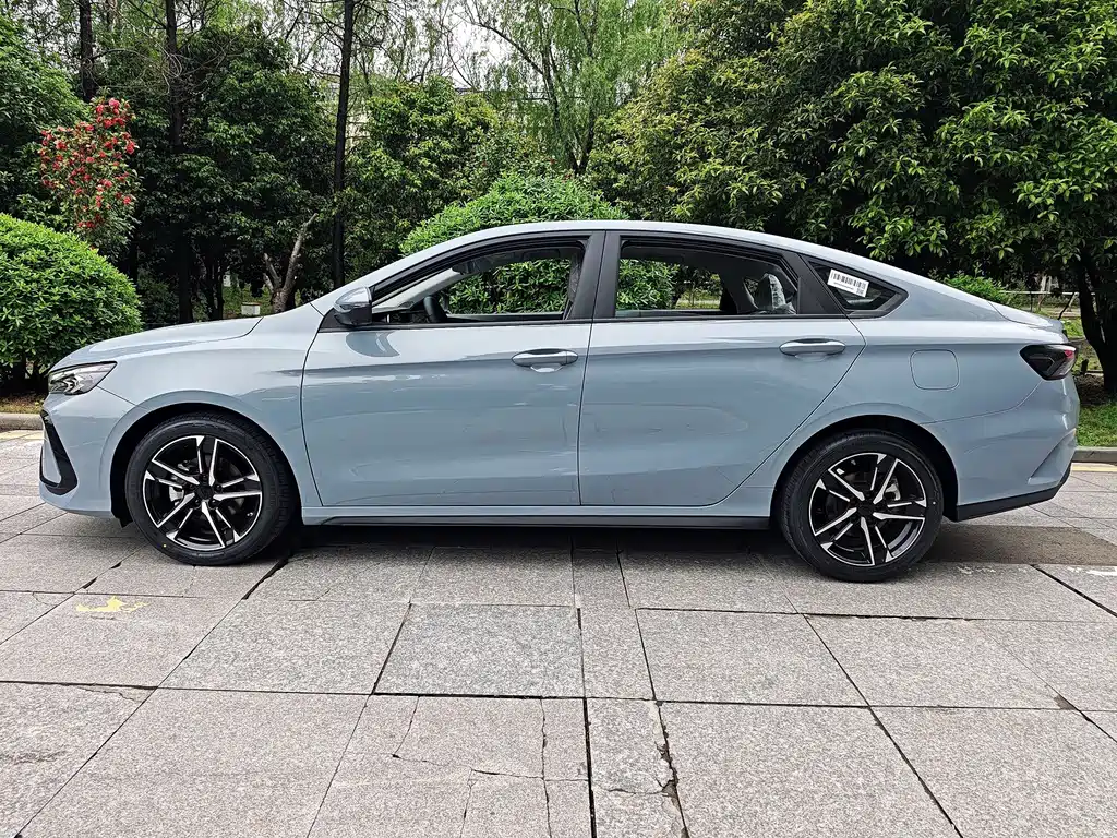 Geely Binrui — миниатюра 12