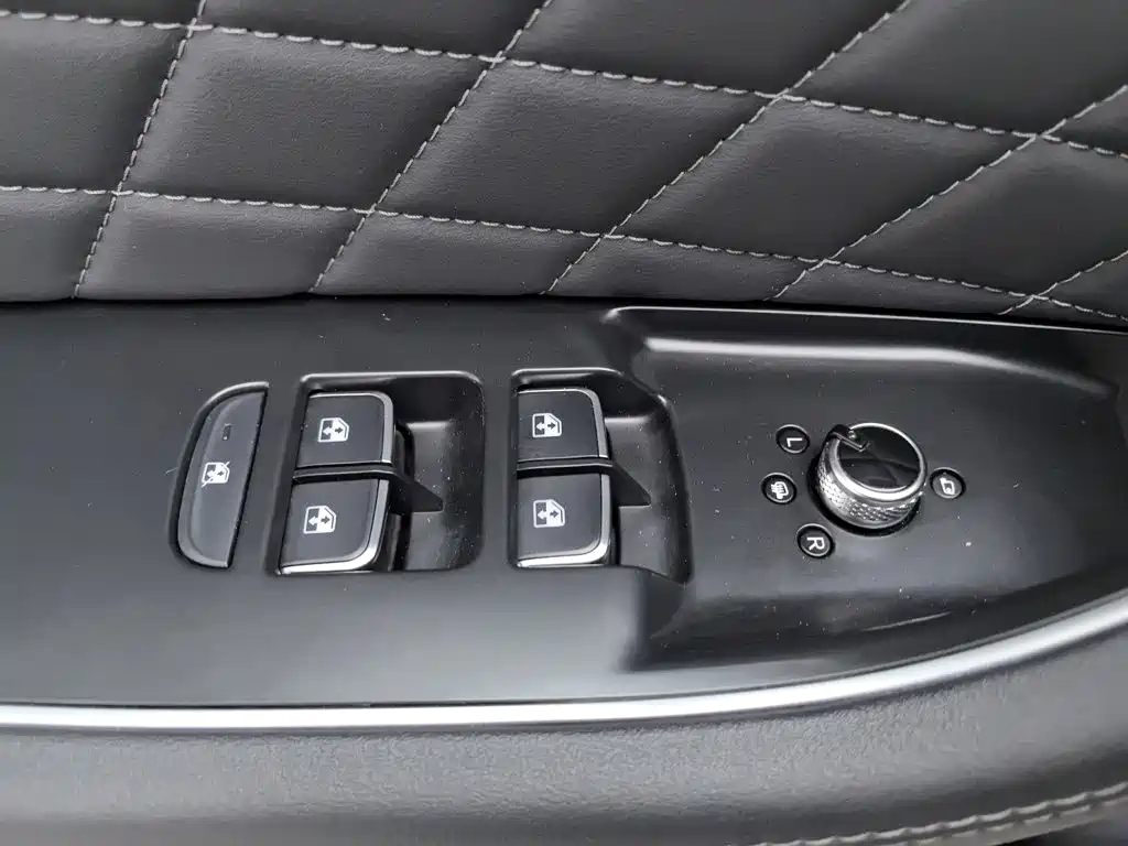 Hongqi Hongqi HS5 — миниатюра 9