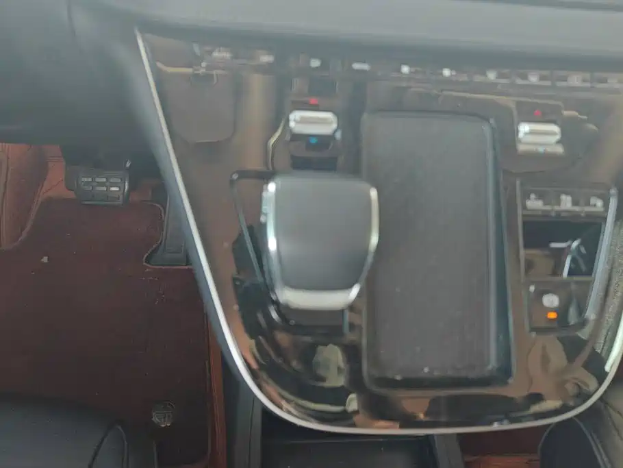 Hongqi Hongqi HQ9 PHEV — миниатюра 15