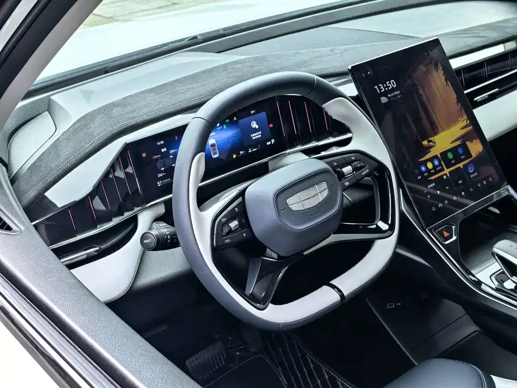 Geely Boyue L — миниатюра 18