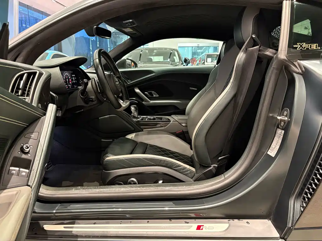 Audi R8 — миниатюра 21