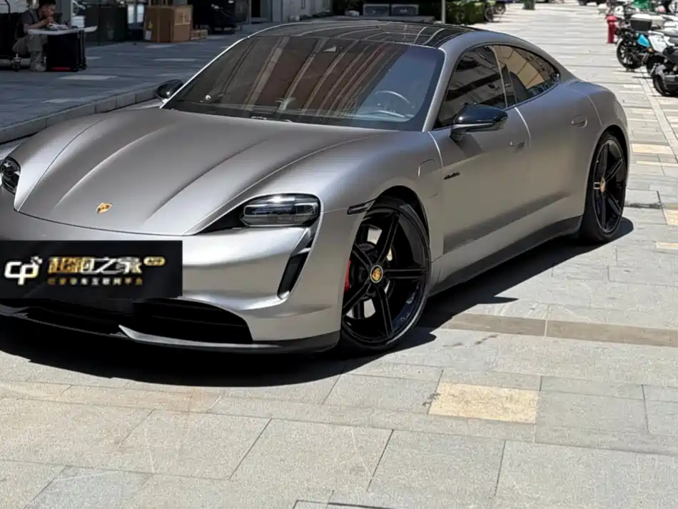 Porsche Taycan — миниатюра 2